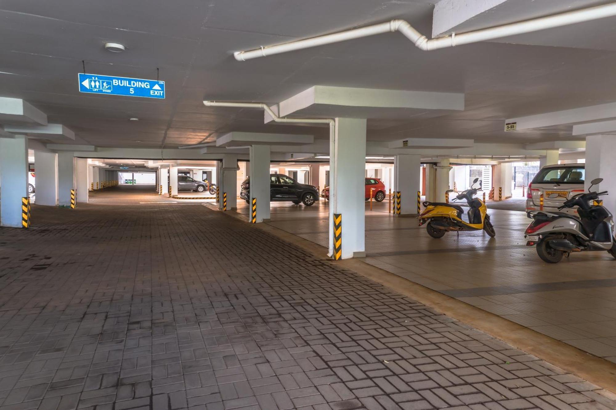 Acron Seawind Baga Arpora Apartment Calangute Bagian luar foto